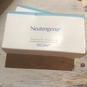 NEW set of two Neutrogena French milled bath soap Travel size